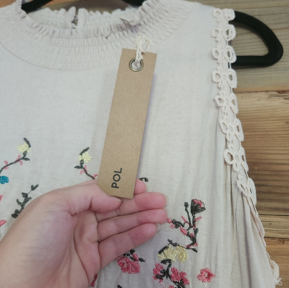 NWT POL Floral Embroidered Sleeveless Top with Lace Hem Feminine Beauty Size S - Picture 3 of 3